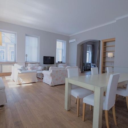 Great 144 Sq.M. Apartment In The Center Of Киев Екстериор снимка