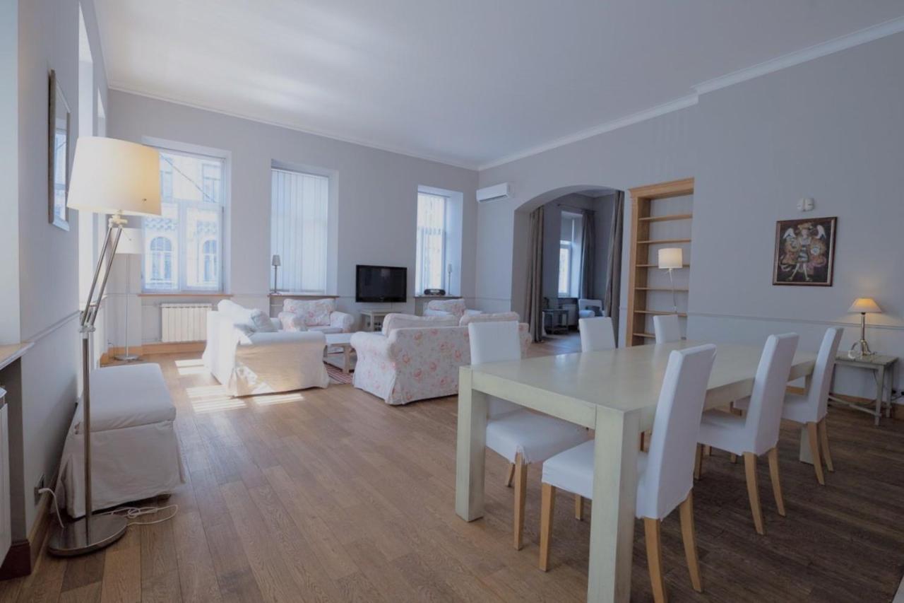 Great 144 Sq.M. Apartment In The Center Of Киев Екстериор снимка