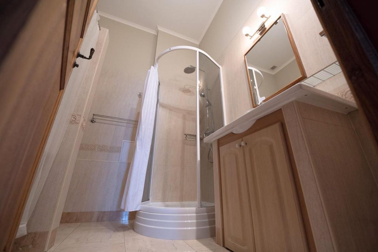 Great 144 Sq.M. Apartment In The Center Of Киев Екстериор снимка