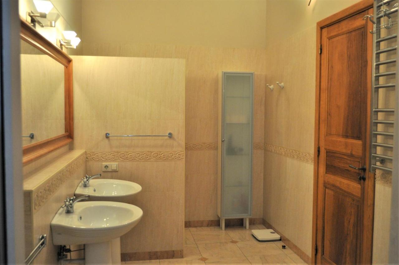 Great 144 Sq.M. Apartment In The Center Of Киев Екстериор снимка
